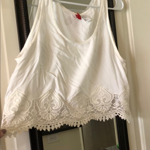 White Lace Crop Top - Picture 4 of 4